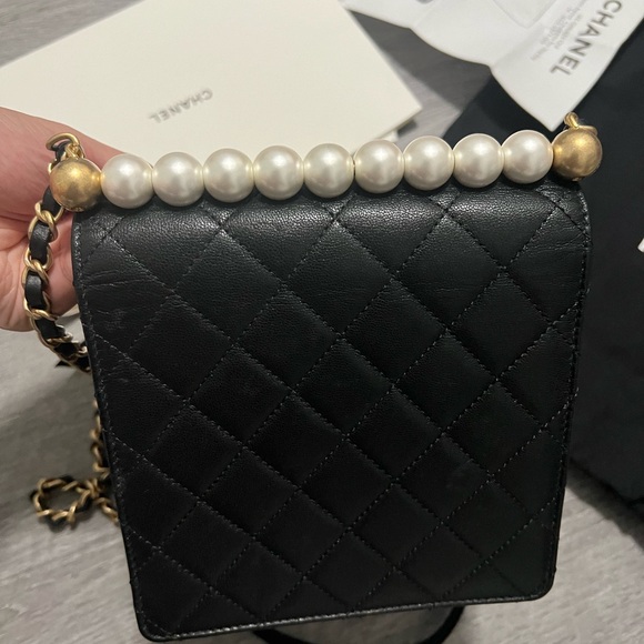 Chanel Pearl Limited Edition Crossshoulder Bag (New with receipt) - Picture 3 of 9